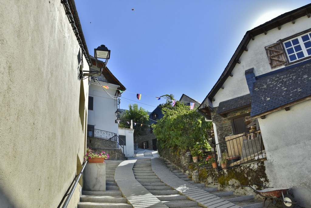 Foto: Vista de pueblo - Caneján (Lleida), España