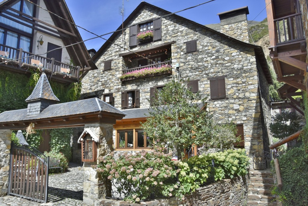 Foto: Vista del pueblo - Garós (Lleida), España