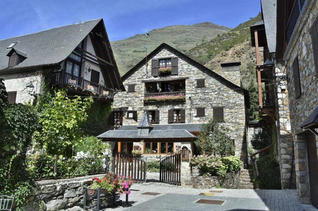 Foto: Vista del pueblo - Garós (Lleida), España