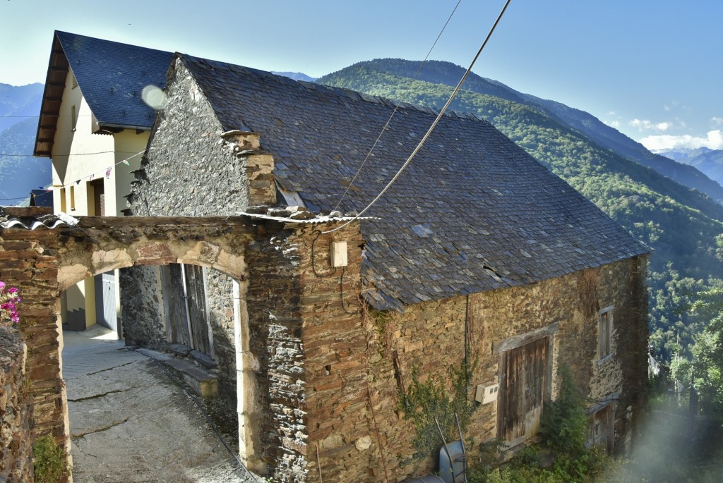 Foto: Vista de pueblo - Caneján (Lleida), España