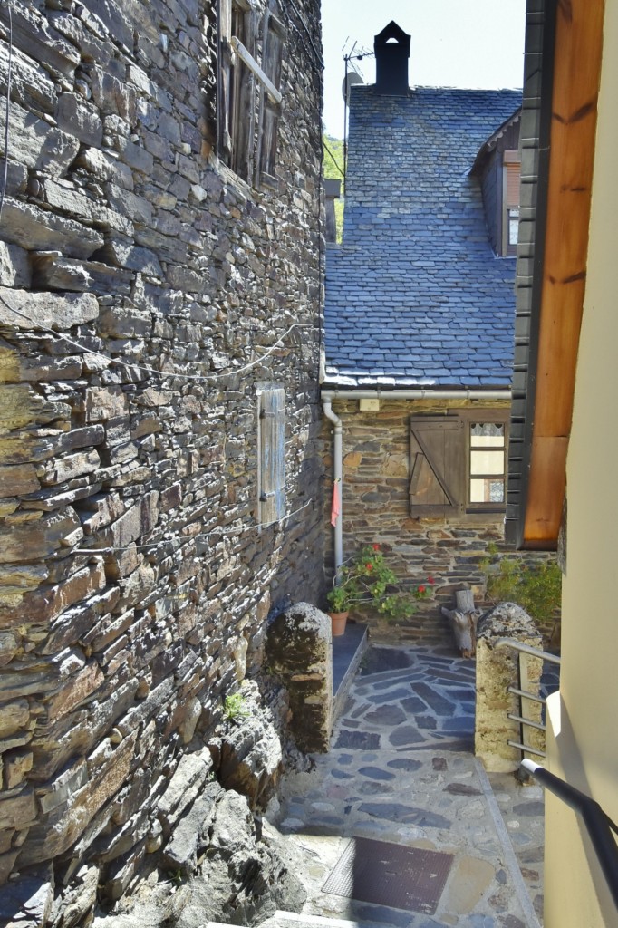 Foto: Vista de pueblo - Caneján (Lleida), España
