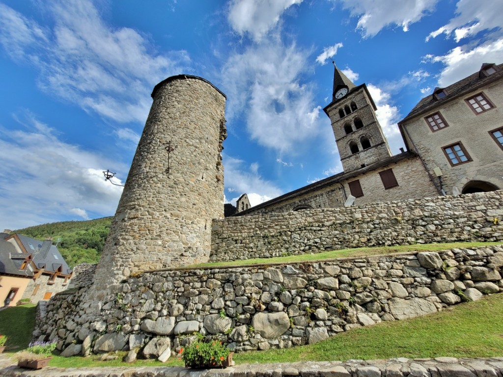 Foto: Vista del pueblo - Arties (Lleida), España