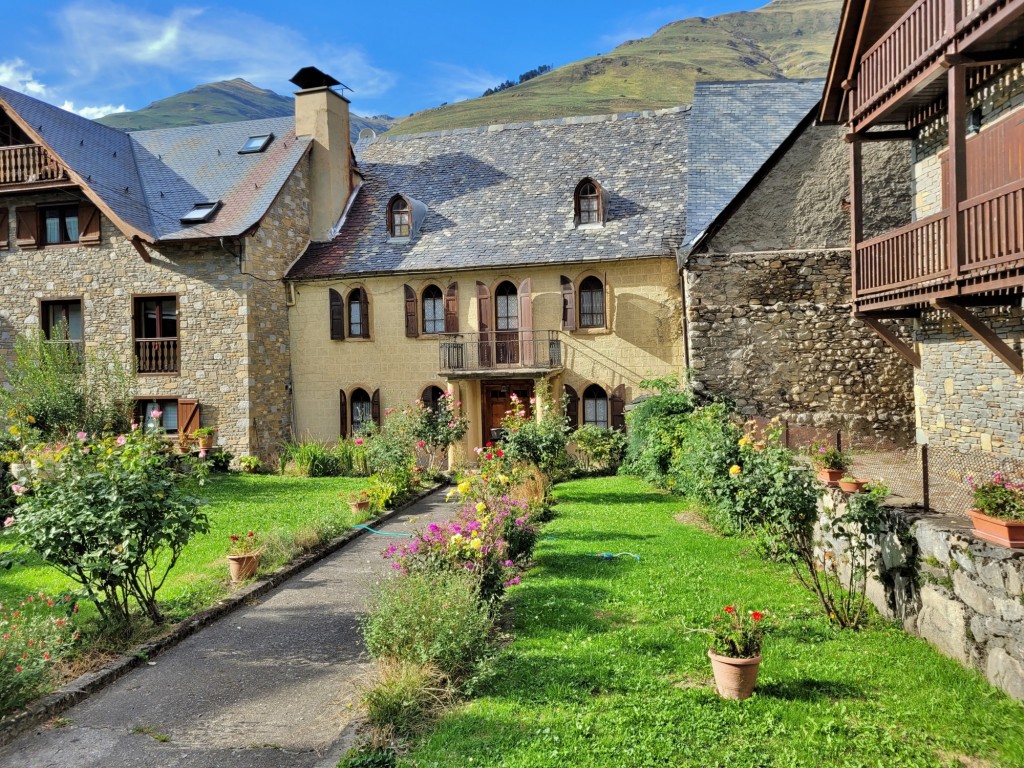 Foto: Vista del pueblo - Arties (Lleida), España
