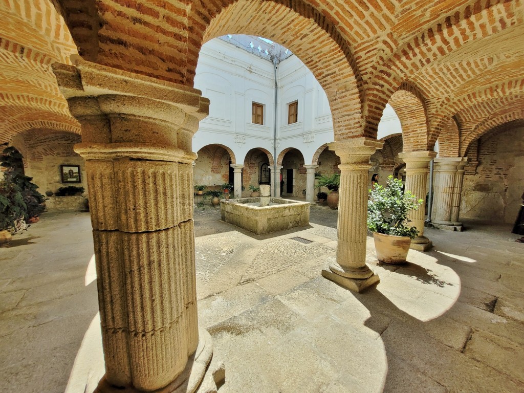 Foto: Monasterio de El Palancar - Pedroso de Acim (Cáceres), España