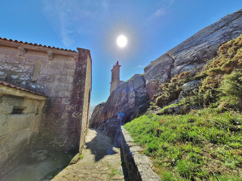 Foto: Iglesia de Santa María - Muxía (A Coruña), España