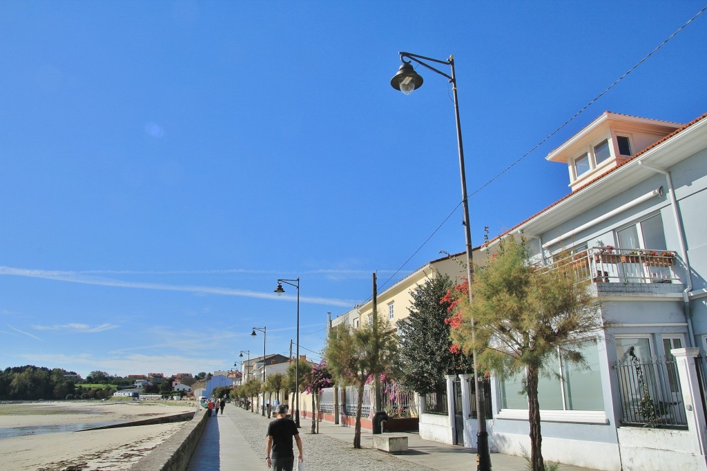 Foto: Av. Saavedra Meneses - Ares (A Coruña), España