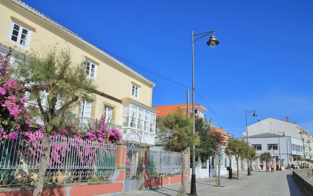 Foto: Av. Saavedra Meneses - Ares (A Coruña), España