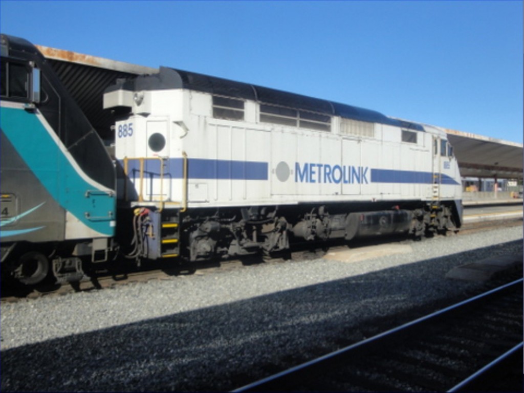 Foto: tren de Metrolink en Union Station, con dos locomotoras - Los Ángeles (California), Estados Unidos