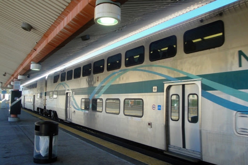 Foto: tren de Metrolink en Union Station - Los Ángeles (California), Estados Unidos