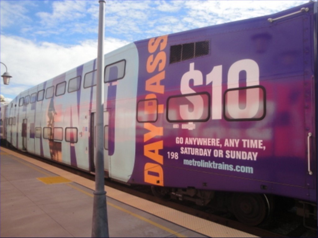 Foto: tren de Metrolink - San Bernardino (California), Estados Unidos