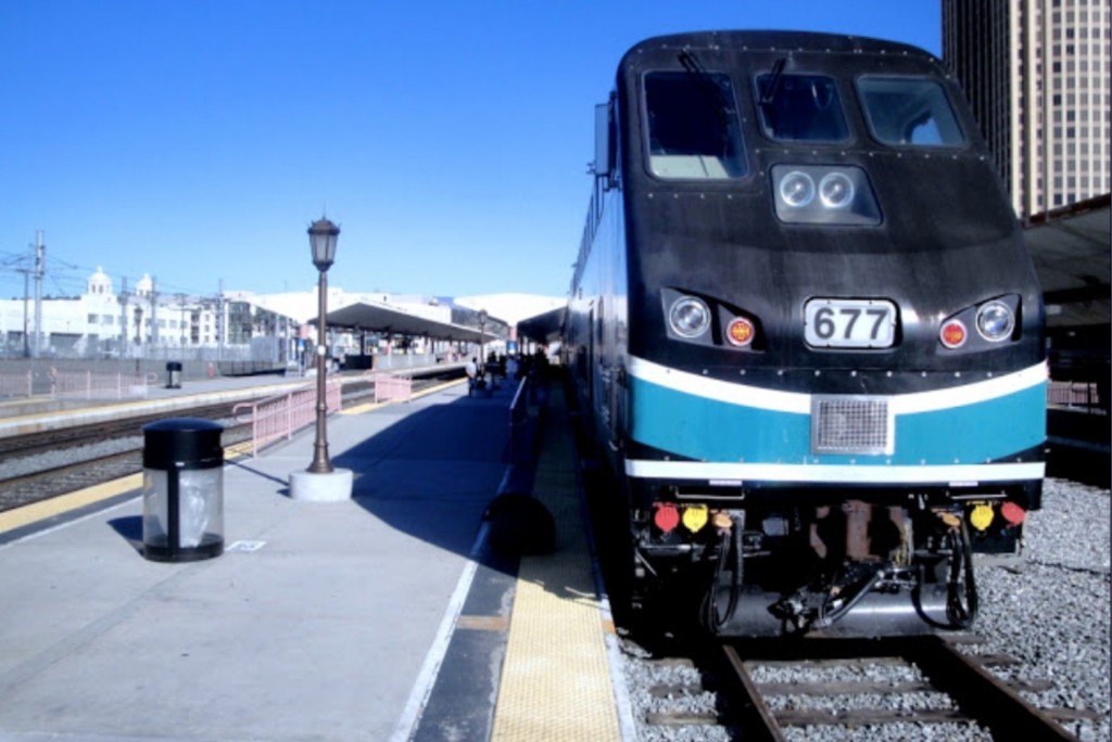 Foto: tren de Metrolink en Union Station - Los Ángeles (California), Estados Unidos