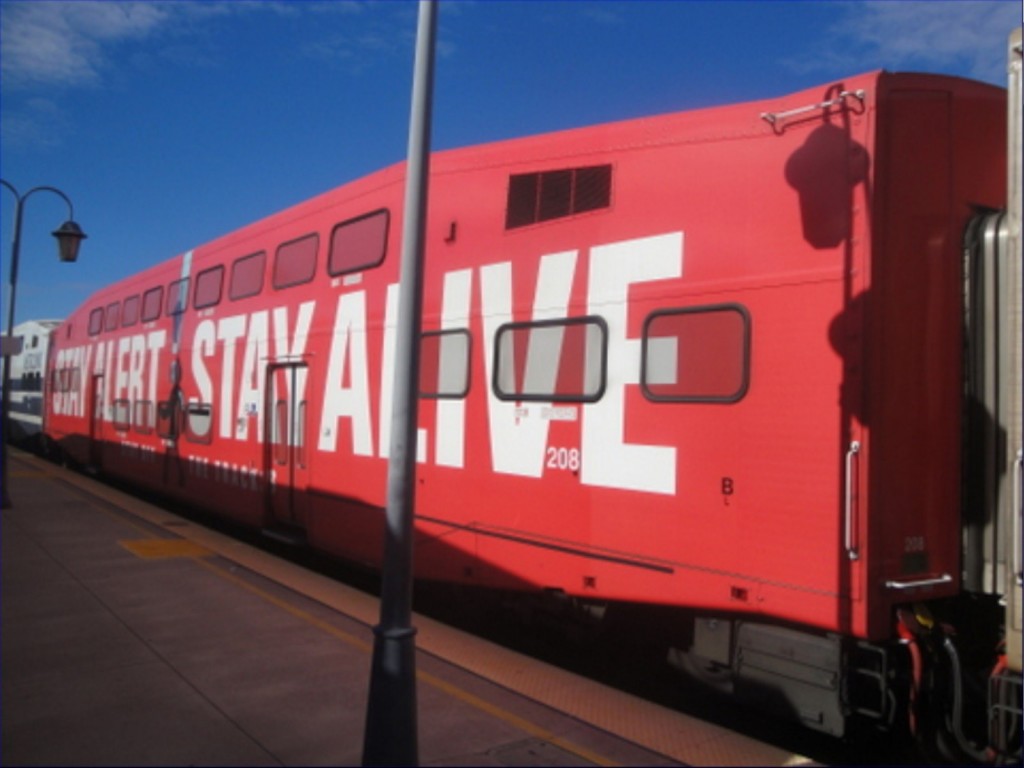 Foto: tren de Metrolink - San Bernardino (California), Estados Unidos