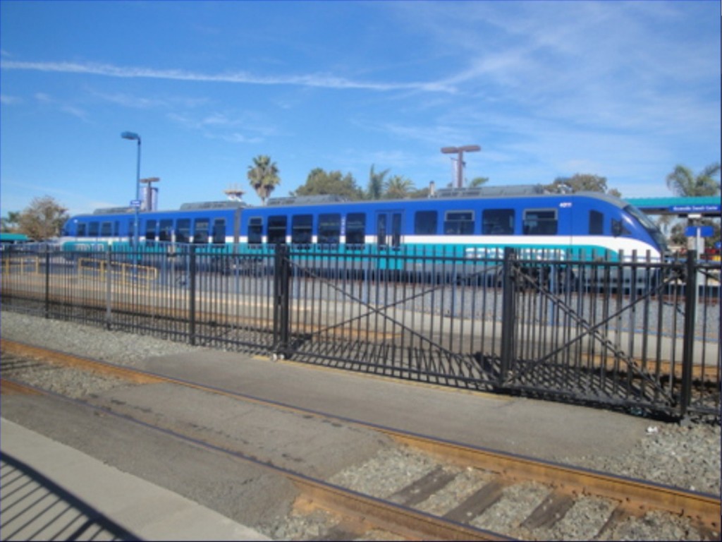 Foto: tren Sprinter en estación Oceanside - Oceanside (California), Estados Unidos