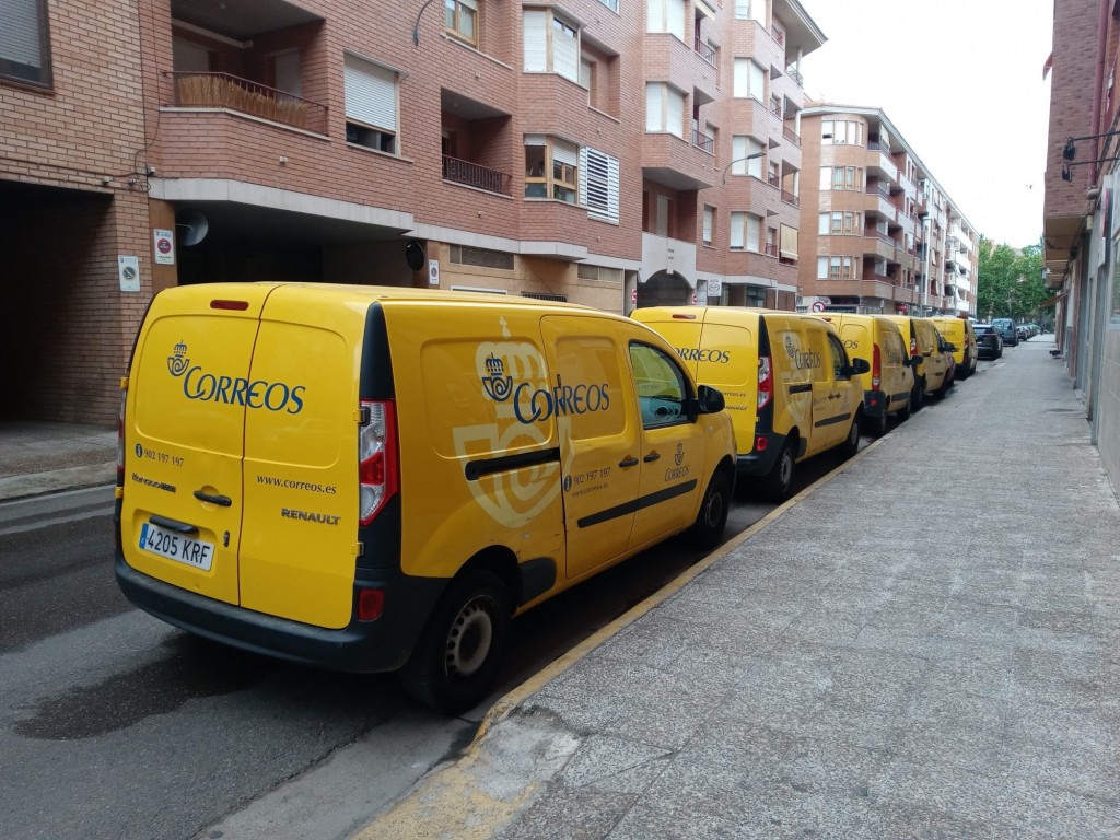 Foto: Furgones de Correos - Calatayud (Zaragoza), España