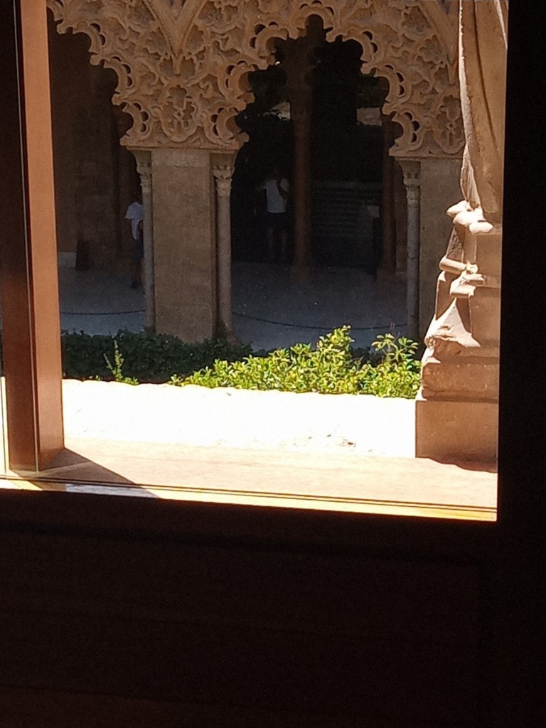 Foto: Castillo de la Aljafería, sede de las Cortes de Aragón - Zaragoza (Aragón), España
