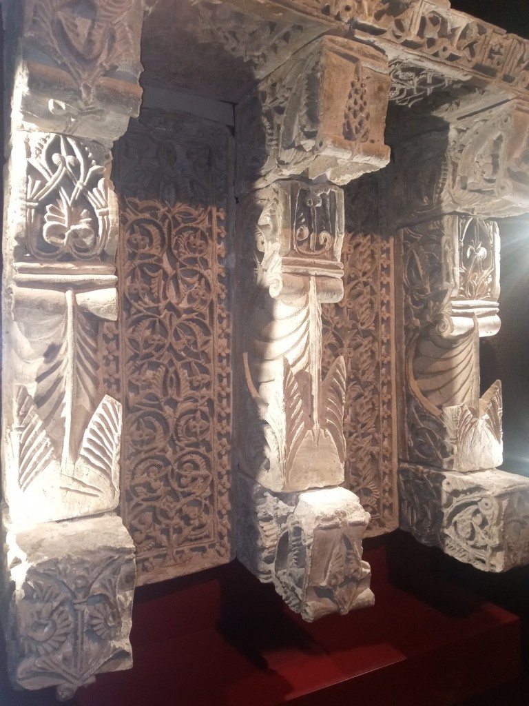 Foto: Castillo de la Aljafería, sede de las Cortes de Aragón - Zaragoza (Aragón), España