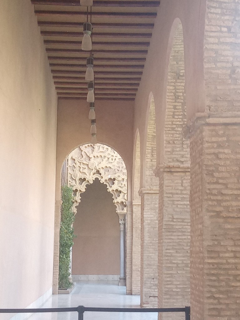 Foto: Castillo de la Aljafería, sede de las Cortes de Aragón - Zaragoza (Aragón), España