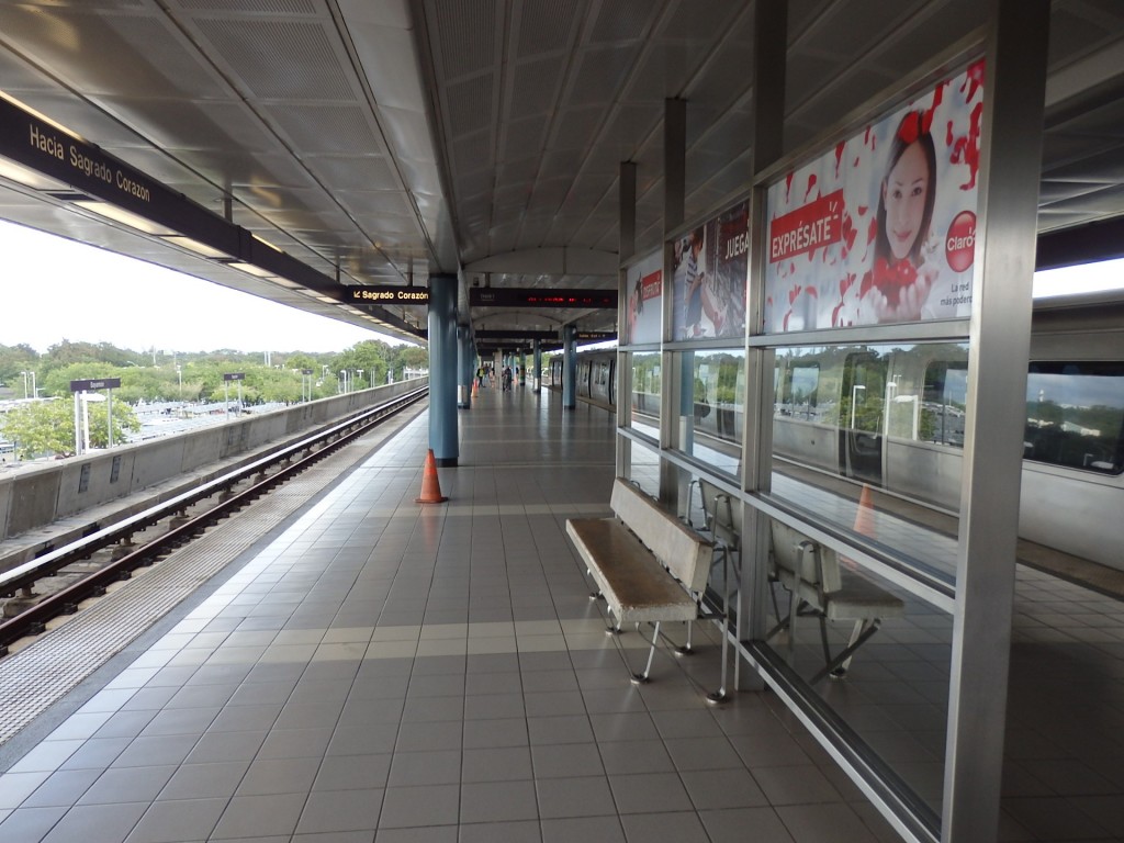 Foto: terminal suburbana del Tren Urbano - Bayamón, Puerto Rico