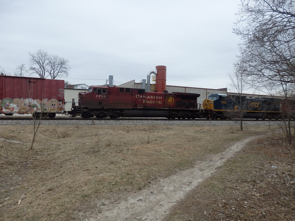 Foto: carguero pasando - Wauwatosa (Wisconsin), Estados Unidos