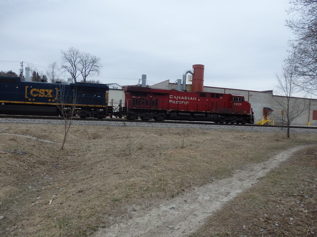 Foto: carguero pasando - Wauwatosa (Wisconsin), Estados Unidos