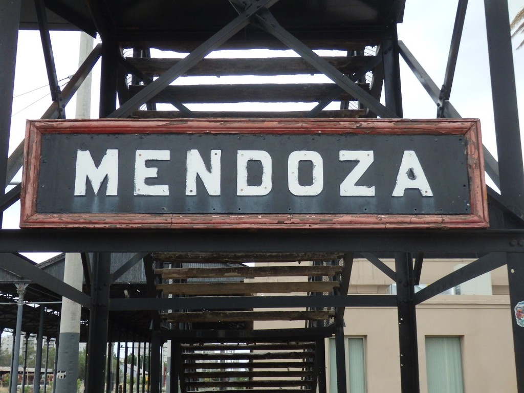 Foto: ex estación del FC San Martín - Mendoza, Argentina