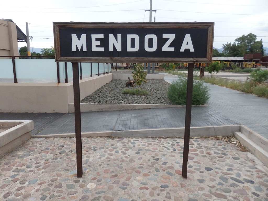 Foto: ex estación del FC San Martín - Mendoza, Argentina