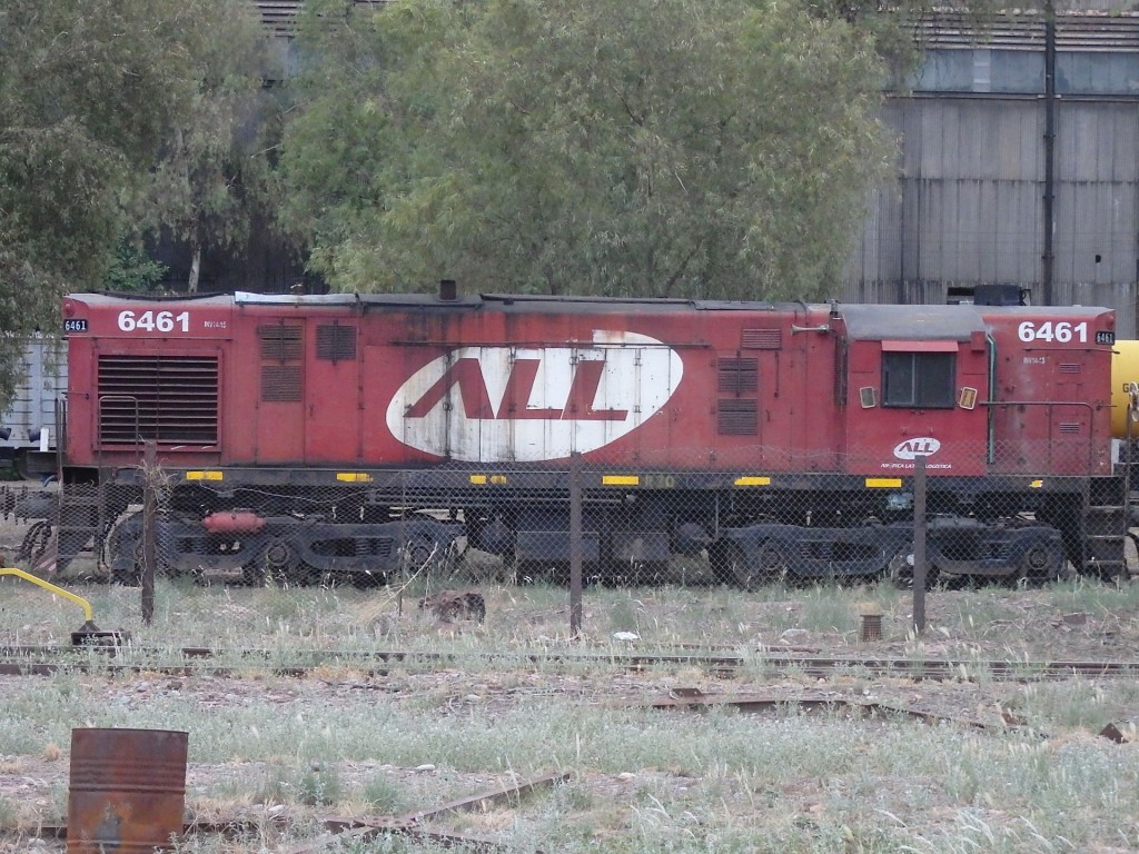 Foto: material rodante en el cuadro de la estación - Mendoza, Argentina