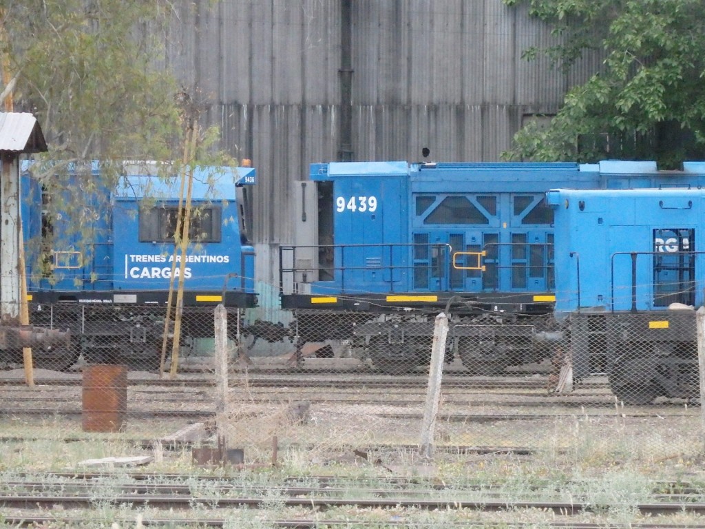 Foto: material rodante en el cuadro de la estación - Mendoza, Argentina