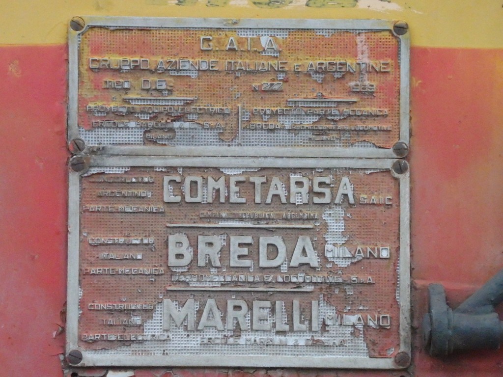 Foto: cementerio de locomotoras en el cuadro de la estación - Mendoza, Argentina