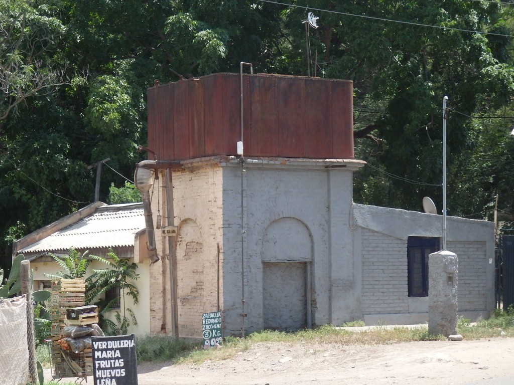 Foto: ex estación Paso de los Andes del FC Belgrano (Trasandino) - Chacras de Coria (Mendoza), Argentina
