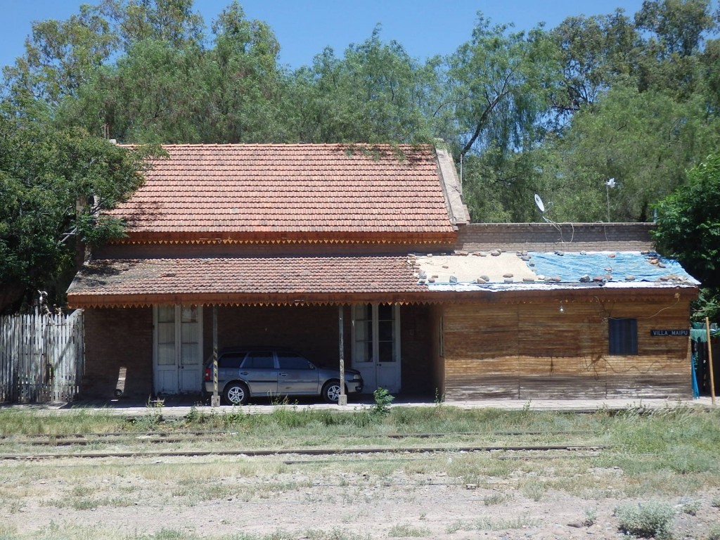 Foto: ex estación del FC San Martín - Villa Maipú (Mendoza), Argentina