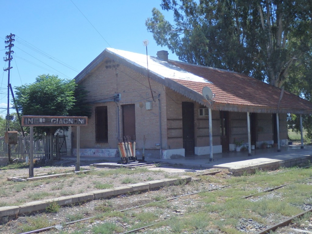 Foto: ex estación del FC San Martín - Ingeniero Giagnoni (Mendoza), Argentina