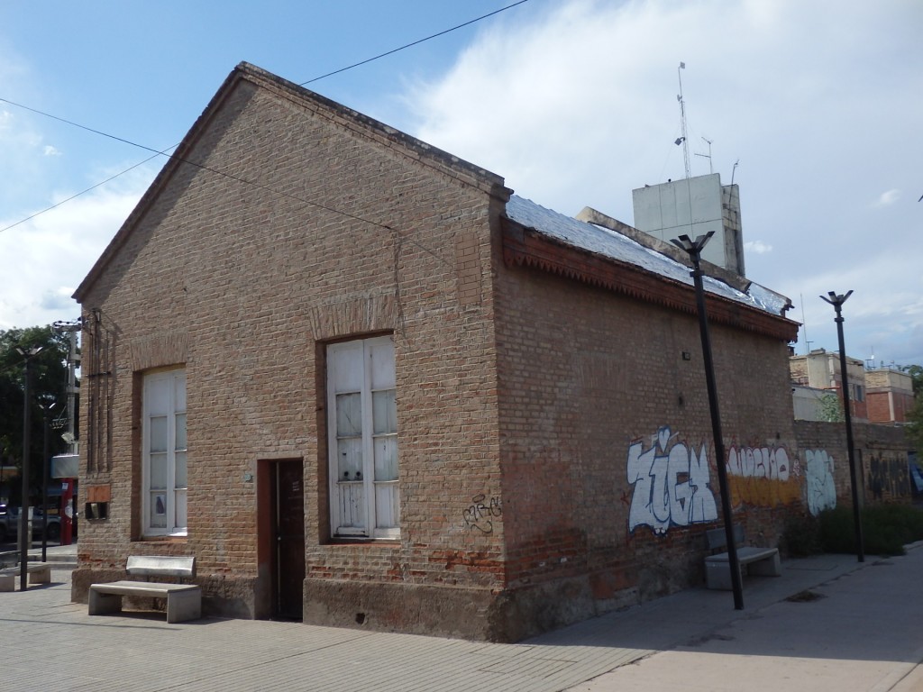 Foto: ex estación Tamarindos del FC San Martín - Las Heras (Mendoza), Argentina
