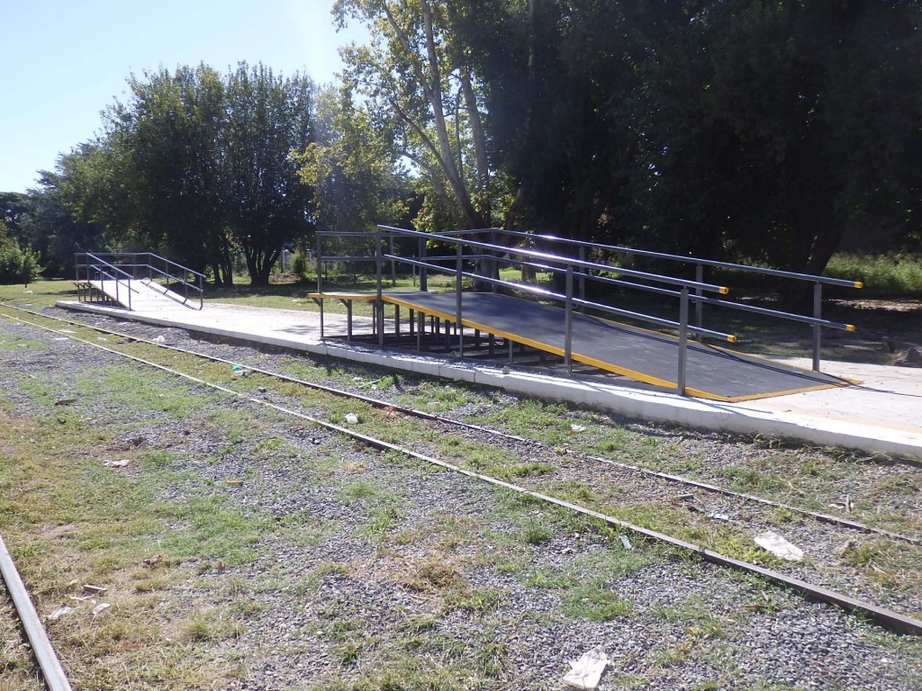 Foto: apeadero Argüello, andén secundario en desuso - Córdoba, Argentina