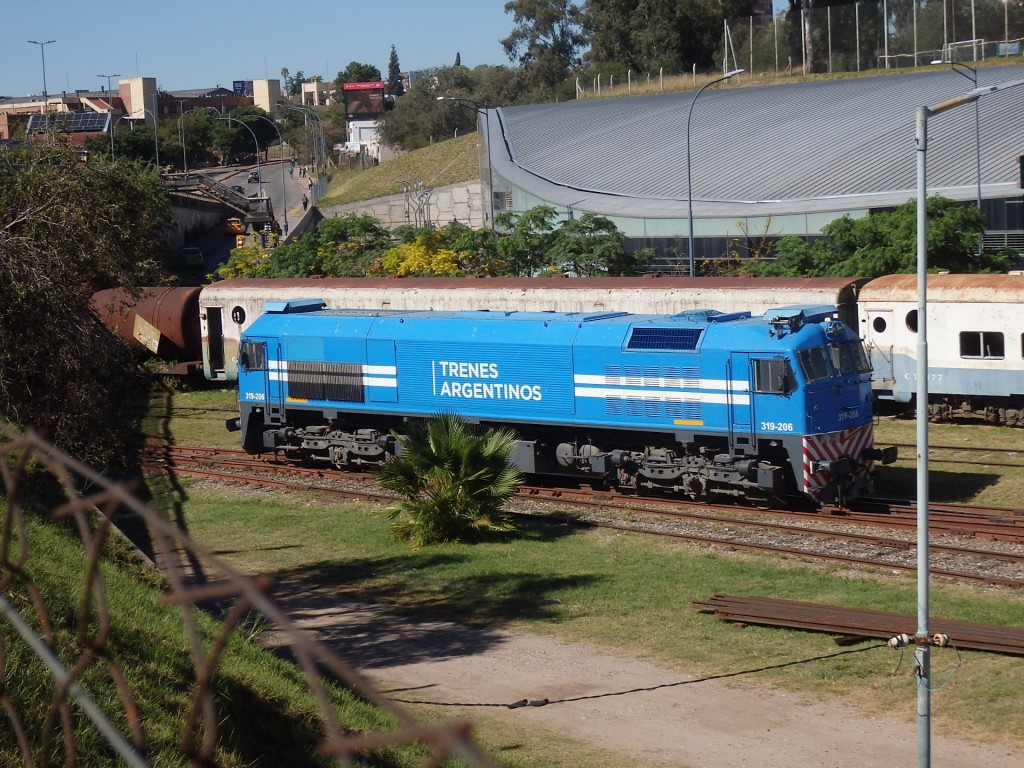 Foto: playa del FC Mitre con material rodante diverso - Córdoba, Argentina