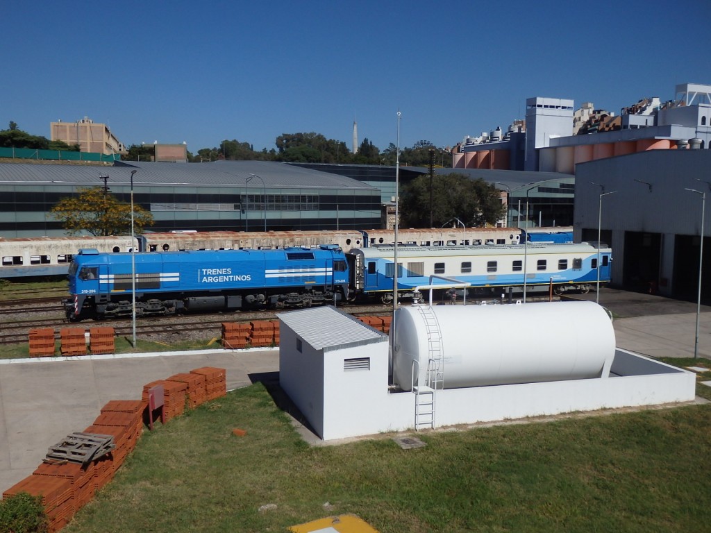 Foto: playa del FC Mitre con material rodante diverso - Córdoba, Argentina