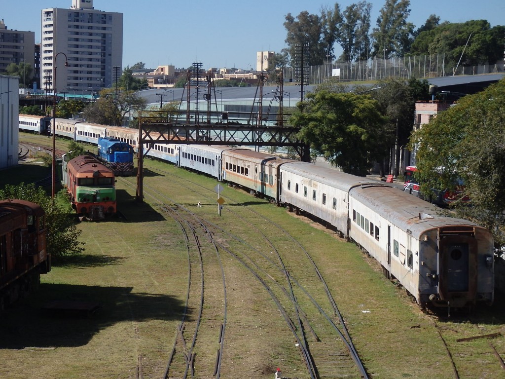 Foto: playa del FC Mitre con material rodante diverso - Córdoba, Argentina