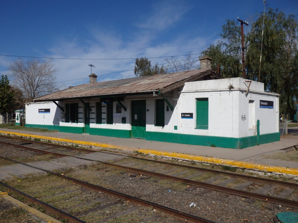 Foto: estación del FC Roca - Domselaar (Buenos Aires), Argentina