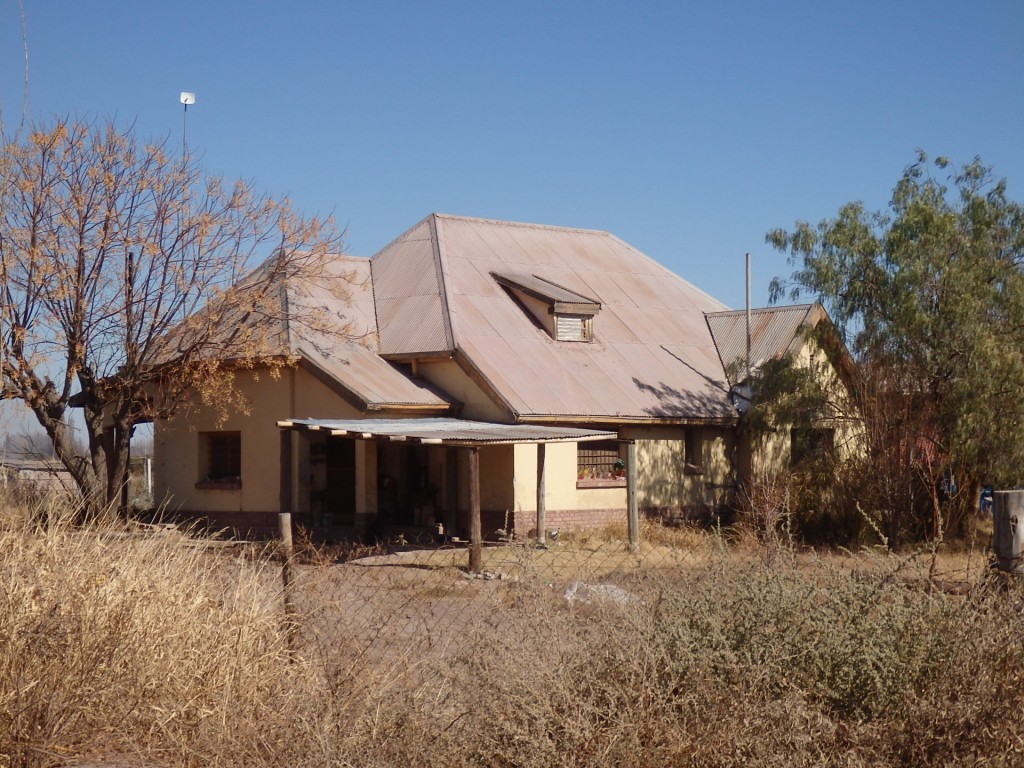 Foto: ex estación Km 1032 del FC Belgrano - Costa de Araujo (Mendoza), Argentina