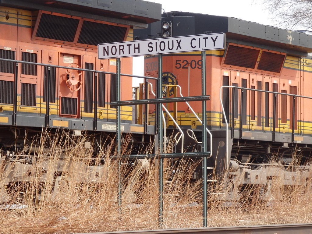 Foto: locomotoras de Burlington Northern & Santa Fe - North Sioux City (South Dakota), Estados Unidos