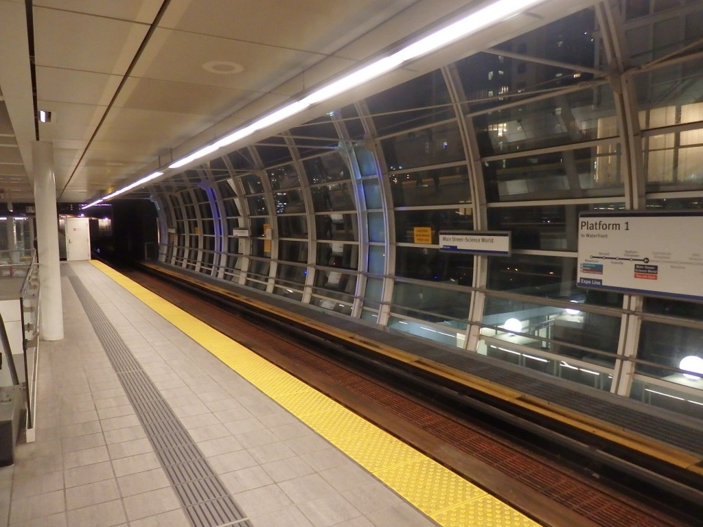 Foto: estación Main Street - Science World del Skytrain - Vancouver (British Columbia), Canadá