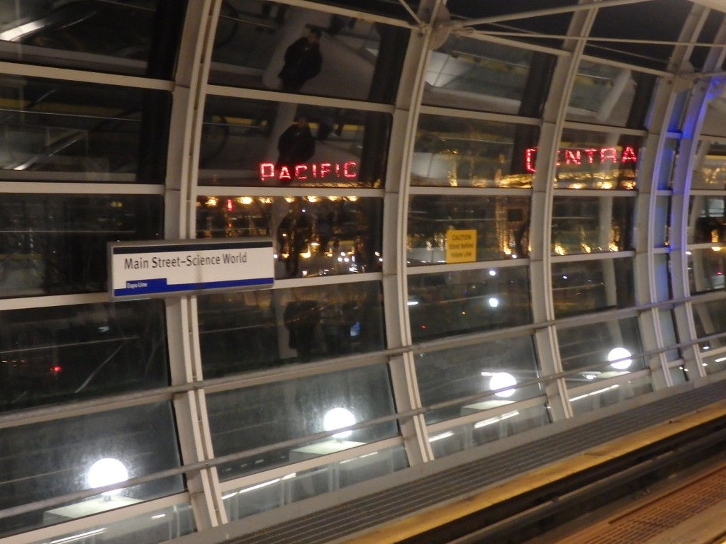 Foto: estación Main Street - Science World del Skytrain - Vancouver (British Columbia), Canadá