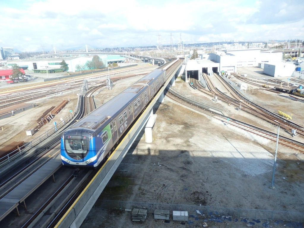 Foto: Skytrain, Canada Line - Richmond (British Columbia), Canadá