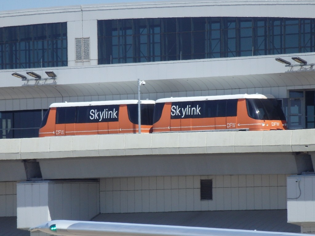 Foto: trencito de aeropuerto - Aeropuerto Dallas / Fort Worth (Texas), Estados Unidos