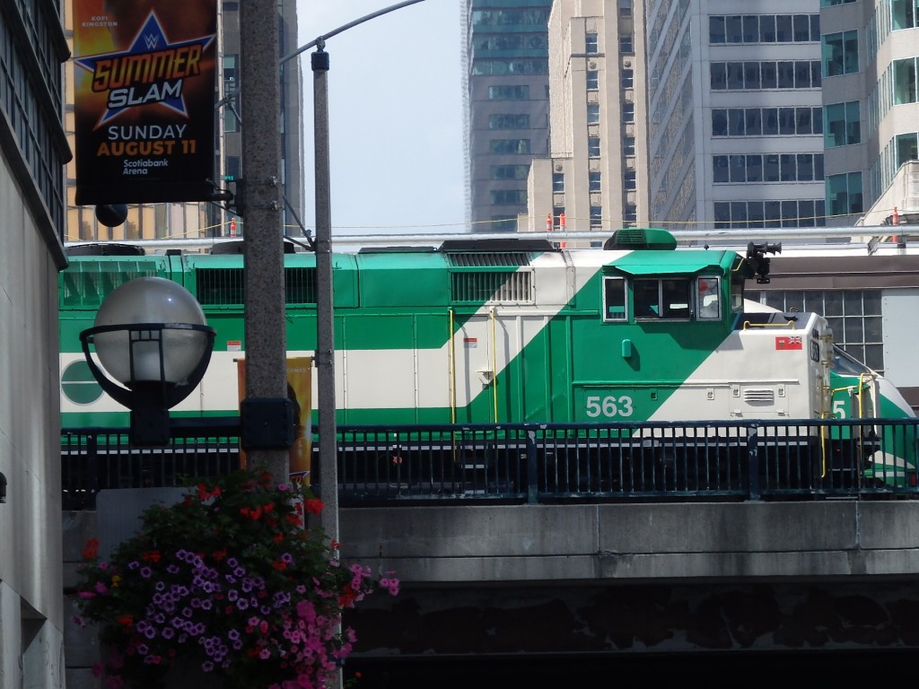 Foto: tren local GO - Toronto (Ontario), Canadá