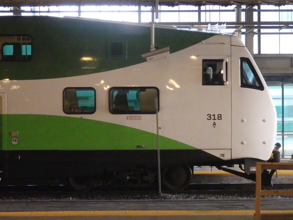 Foto: tren local GO en Union Station - Toronto (Ontario), Canadá