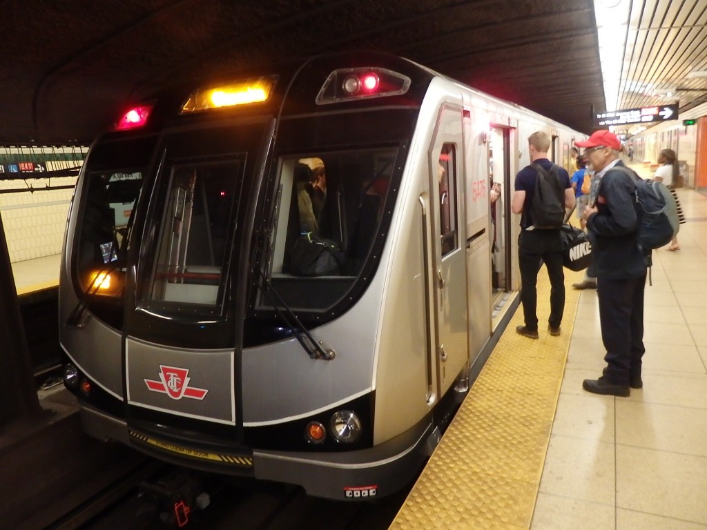 Foto: subte Línea 1 - Toronto (Ontario), Canadá
