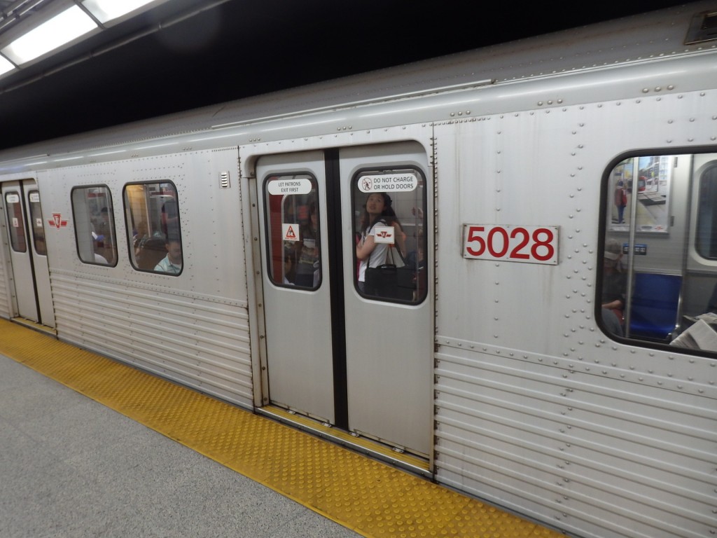 Foto: subte, línea no identificada - Toronto (Ontario), Canadá