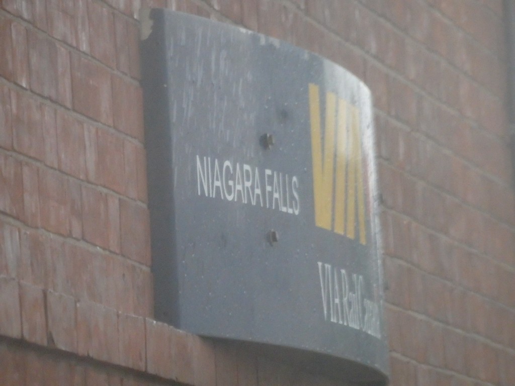 Foto: estación de GO y Via Rail - Niagara Falls (Ontario), Canadá
