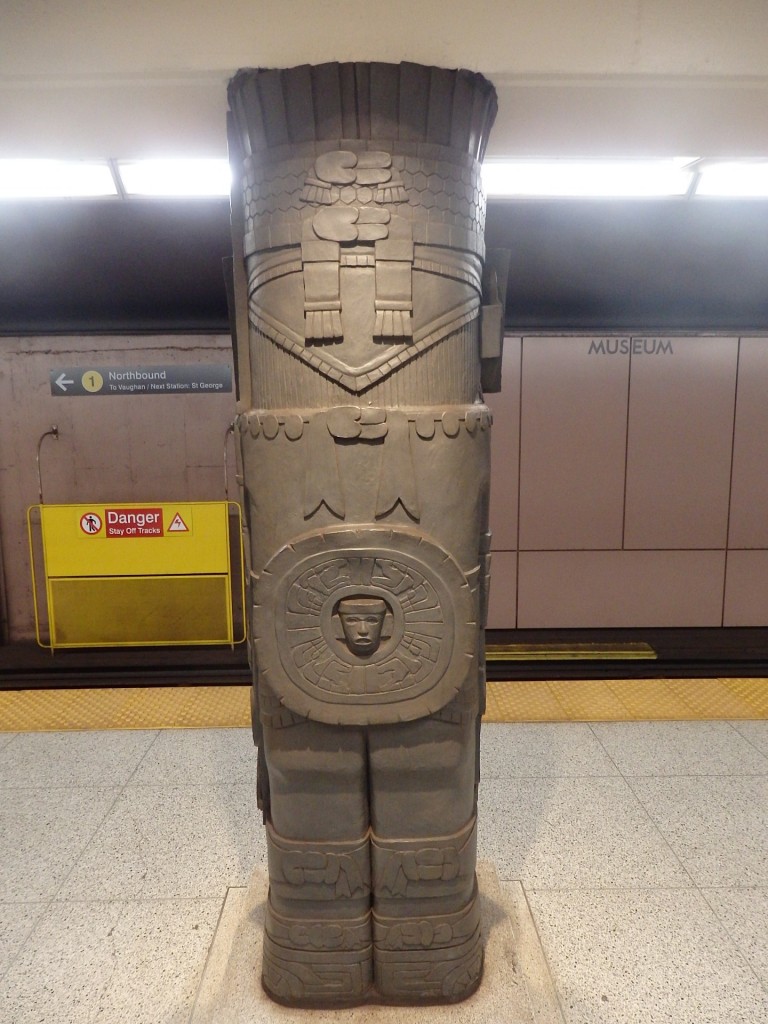 Foto: estación Museum de la Línea 1 del subte - Toronto (Ontario), Canadá